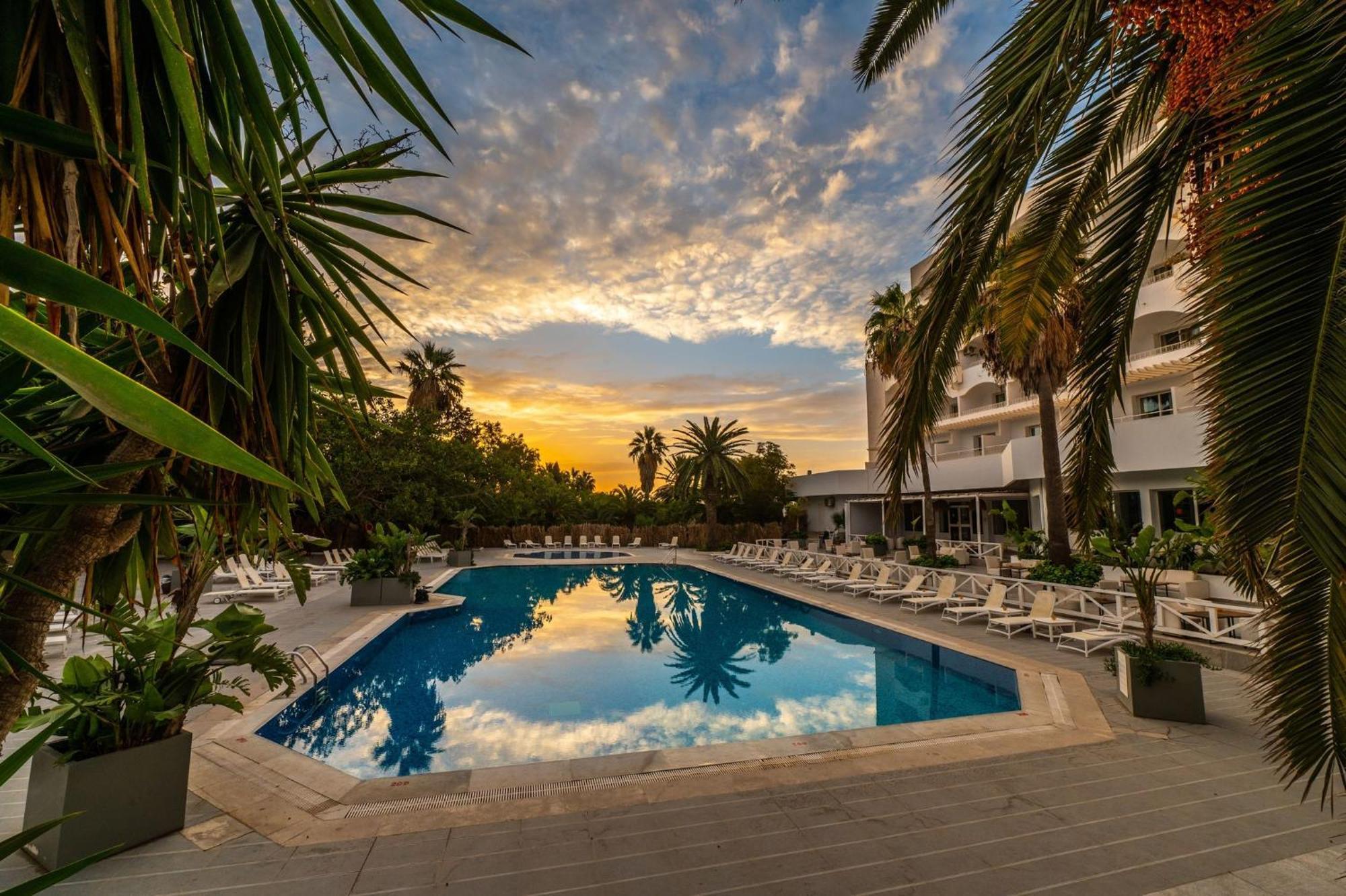 Golden Tulip President Hotel
