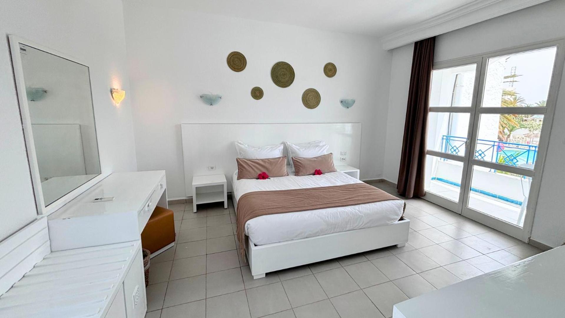 Golden Tulip President 4*